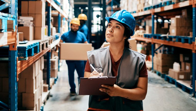 22-528581_What-does-a-supply-chain-manager-do_1000x568-1